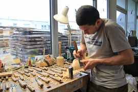 Holzkunst-Spiegelhalter > Wir arbeiten wieder mit Hochdruck für die Fasnet!
